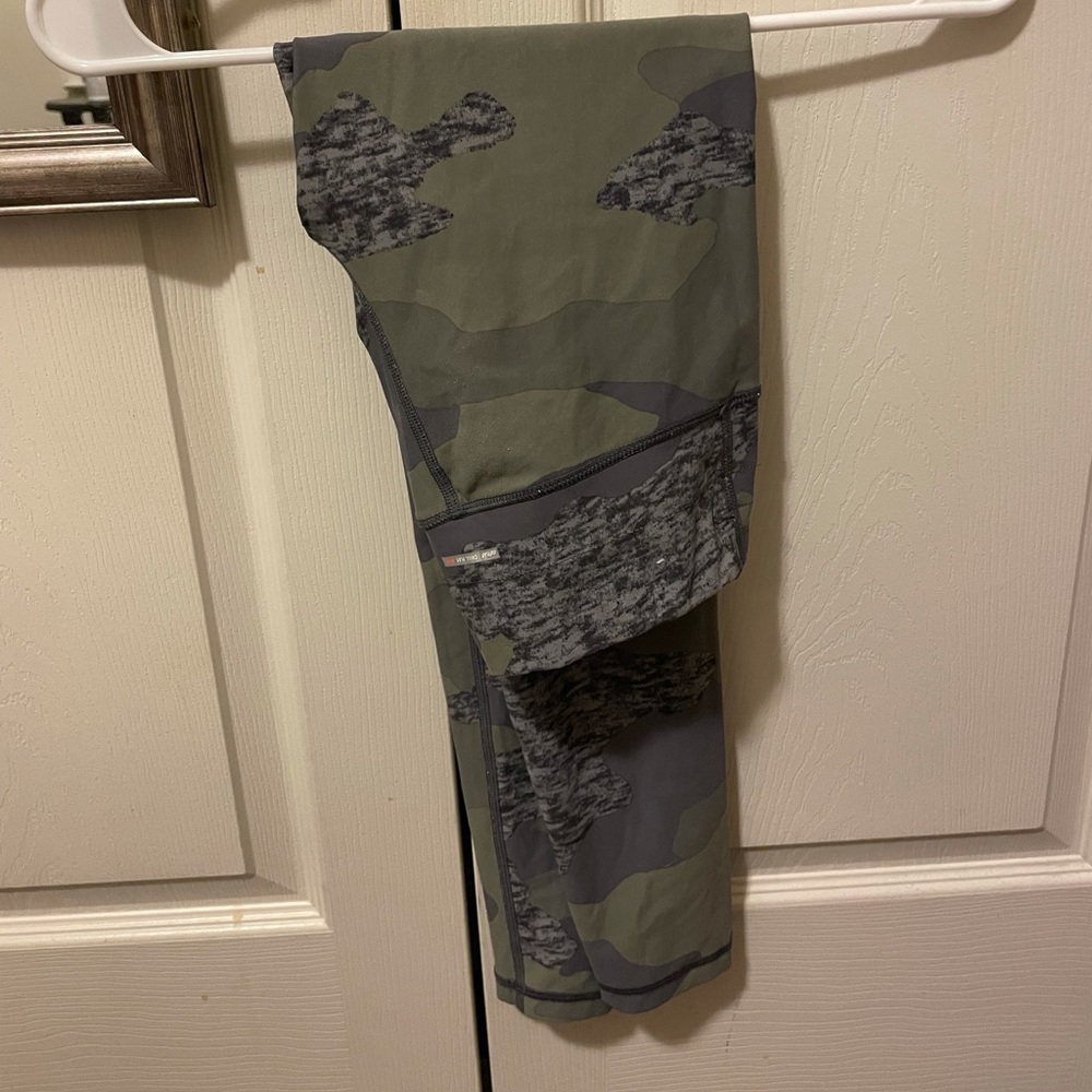 Cute camo high rise atheltic leggings